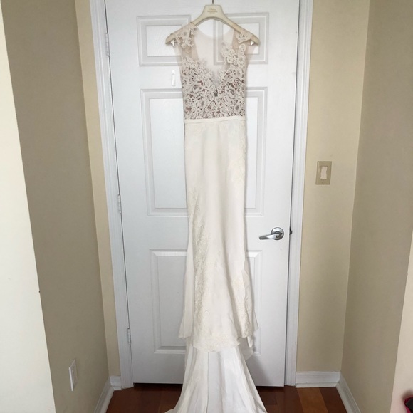 Pronovias Atelier Vicenta Wedding Dress - Picture 5 of 8